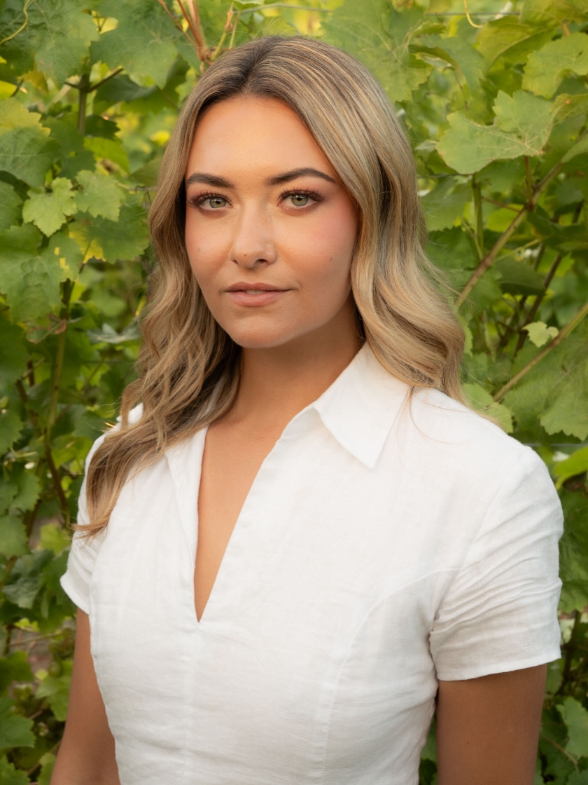 Nicole Eastman - Associate Broker & Personal Real Estate Corporation