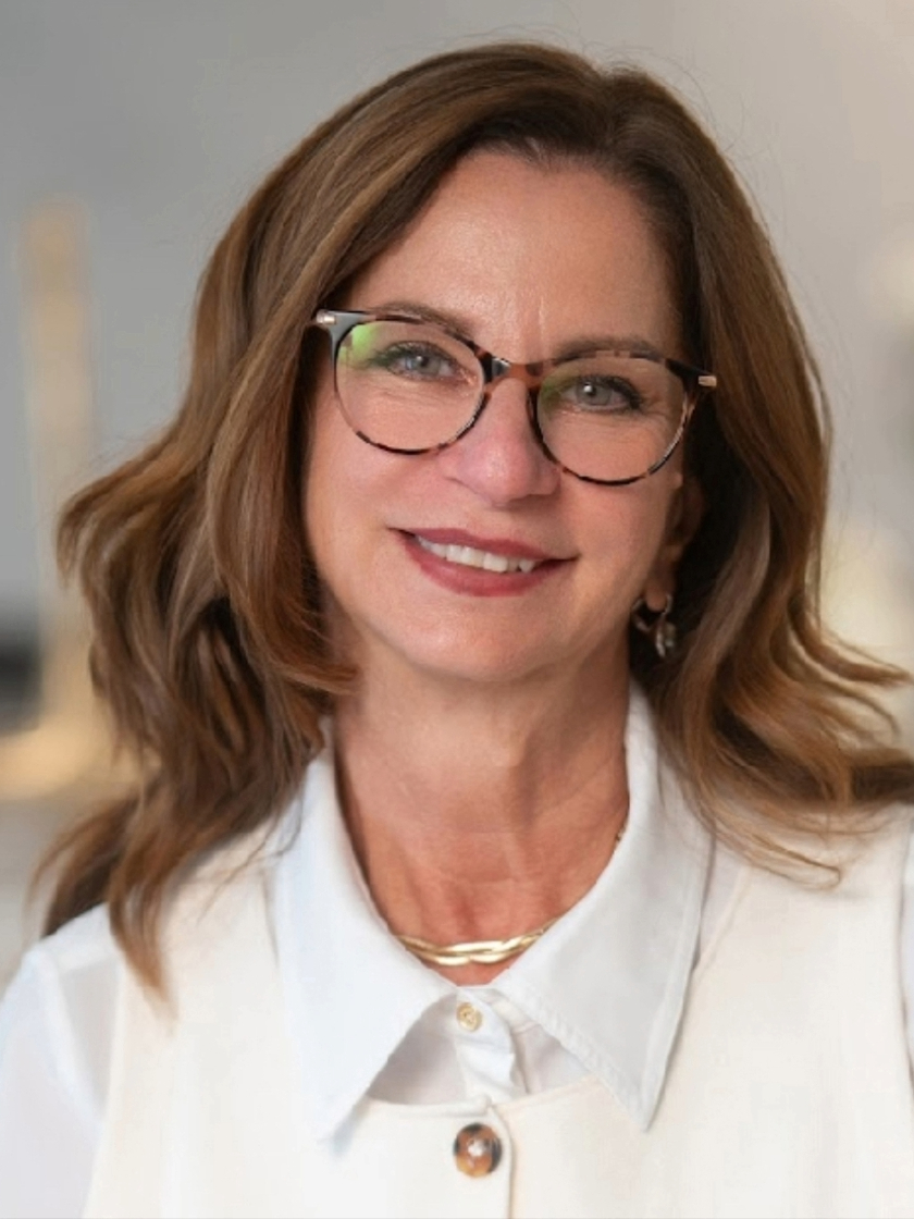 Phyllis Henderson - Sales Representative
