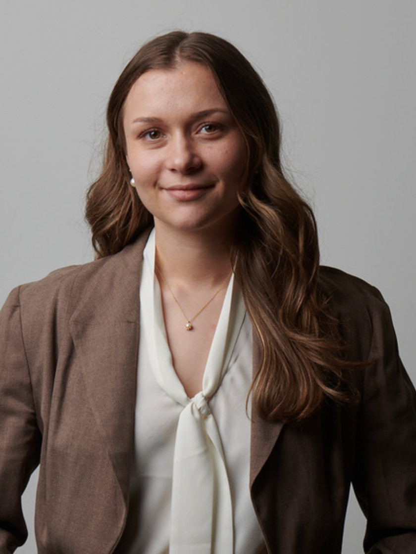 Isabella Miller - Sales Representative